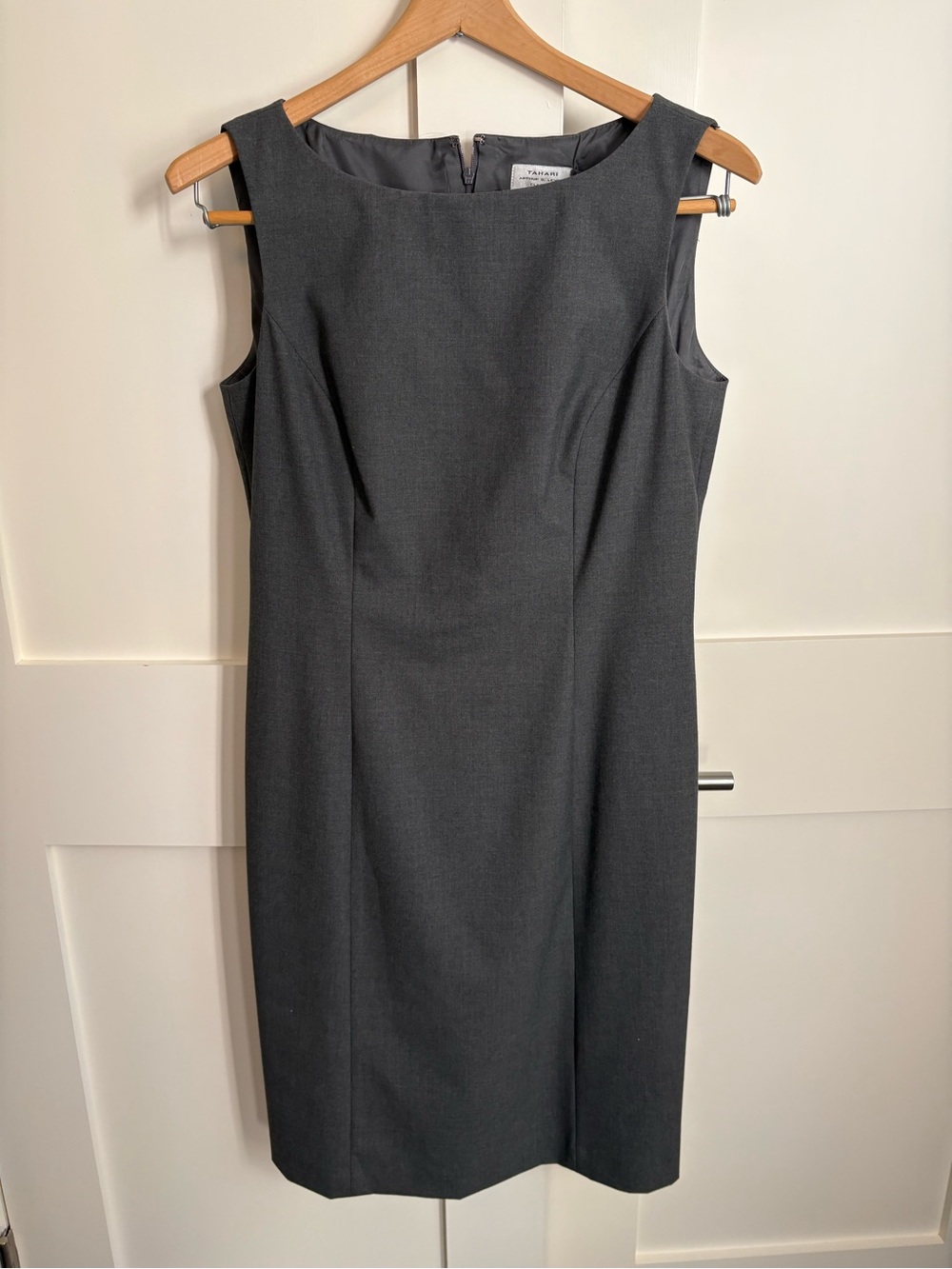 Tahari Classic Sleeveless Gray Sheath Dress